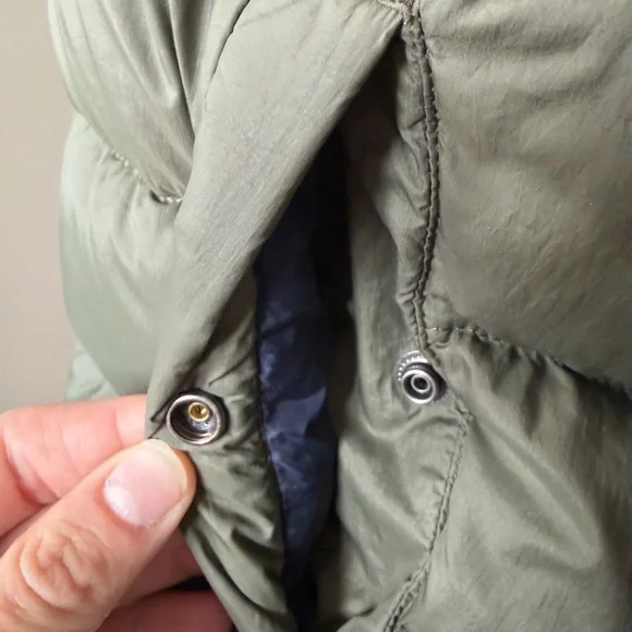 Tommy Hilfiger Olive Green Puffer Jacket - Picture 5 of 9